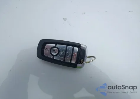 2017 Ford Fusion Energi Titanium из США, поврежденный, VIN 3FA6P0SU3HR208641